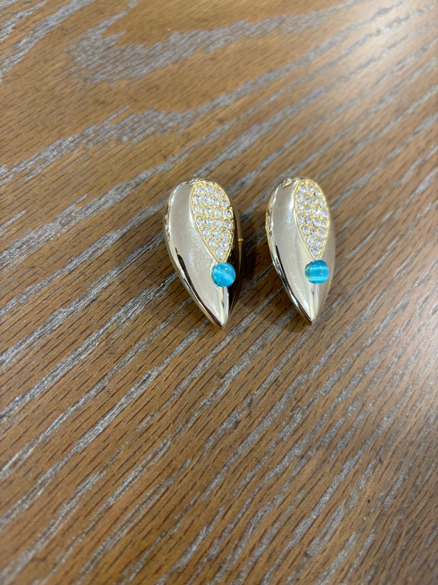 Vintage teardrop post earrings